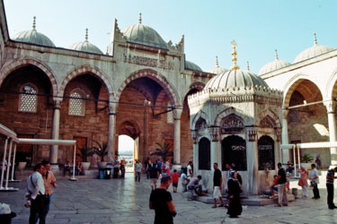 Hof Yeni Camii